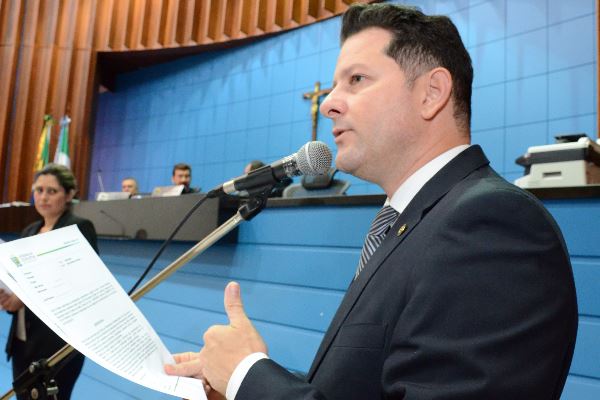 Imagem: Deputado Renato Câmara quer facilitar a vida do contribuinte do Estado na hora de quitar os valores referentes a infrações de trânsito