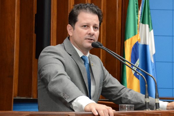 Imagem: Projeto de Renato Câmara aumenta o prazo de validade das notas fiscais de 30 dias para 10 meses aos pescadores profissionais