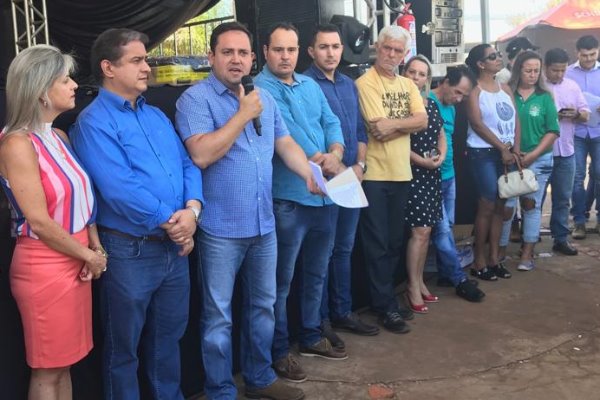 Imagem: Deputado Marcio Fernandes na entrega de 55 bicicletas e um carro à Secretaria de Saúde de Sidrolândia