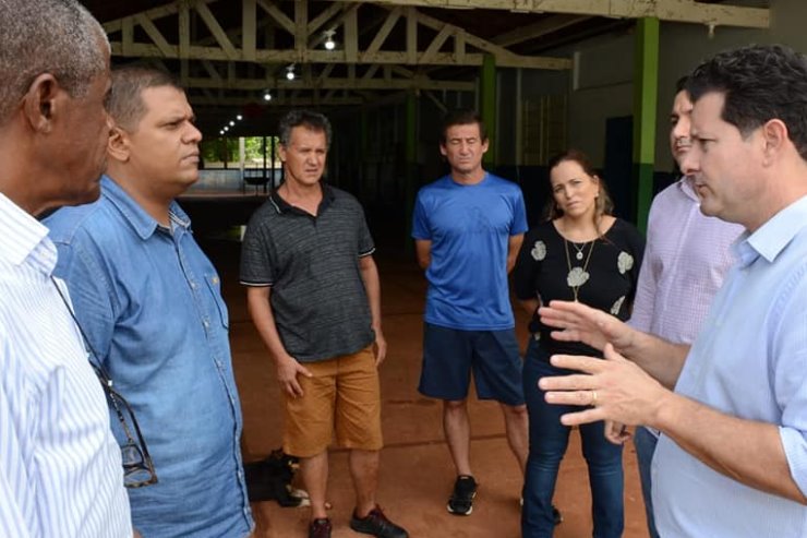 Imagem: Deputado Renato Câmara durante recente visita a Escola Vespasiano Martins