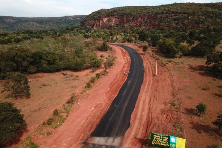 Imagem: Estrada que liga até ao Museu Arqueológico a céu aberto em Piraputanga