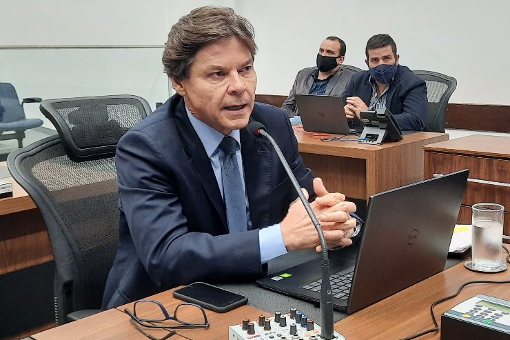 Imagem: Paulo Duarte propõe que apenas as vacinas excedentes sejam enviadas para a Bolívia, como forma de fortalecer a imunização na fronteira com o país vizinho.