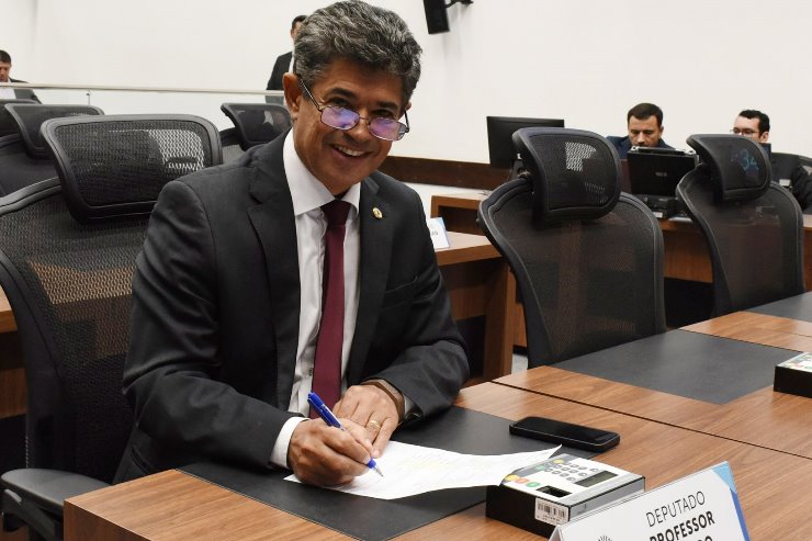 Imagem: Professor Rinaldo apresentou matéria em benefício de mulheres e idosos vítimas de violência