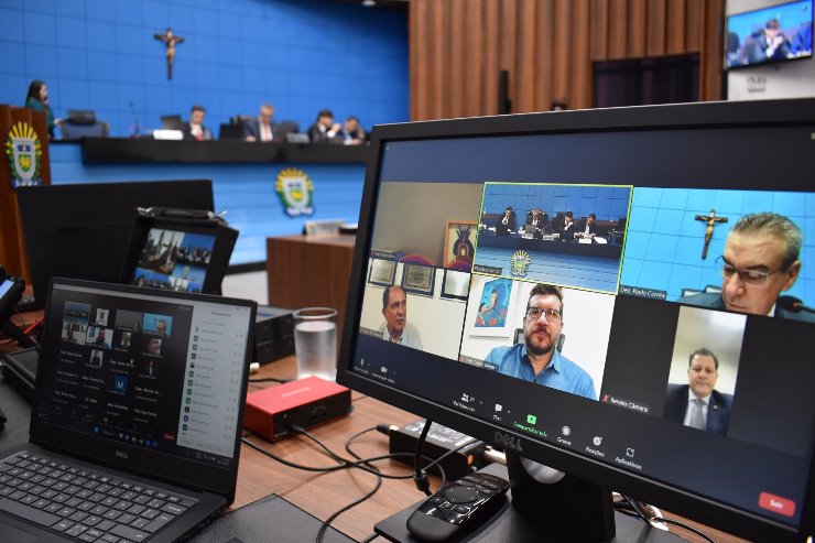 Imagem: Participação remota dos deputados durante as sessões foi uma realidade durante a época de medidas restritivas devido à pandemia