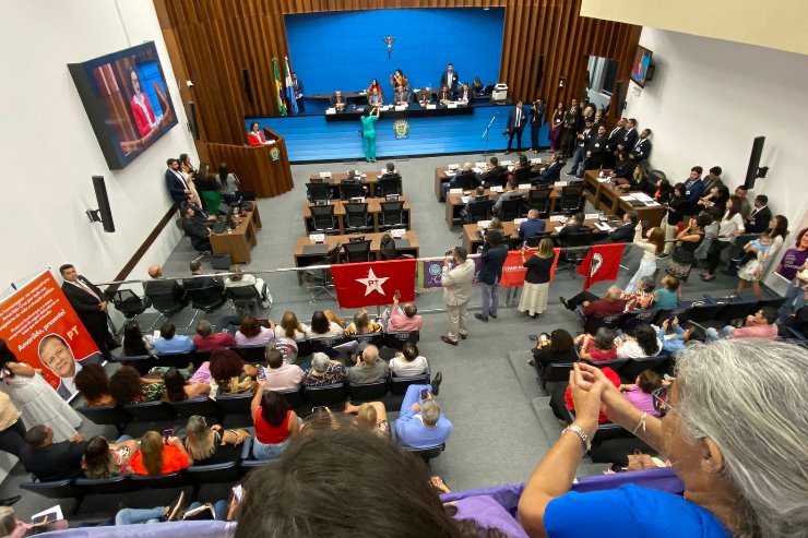 Imagem: A posse da deputada Gleice Jane aconteceu nesta manhã em solenidade na ALEMS