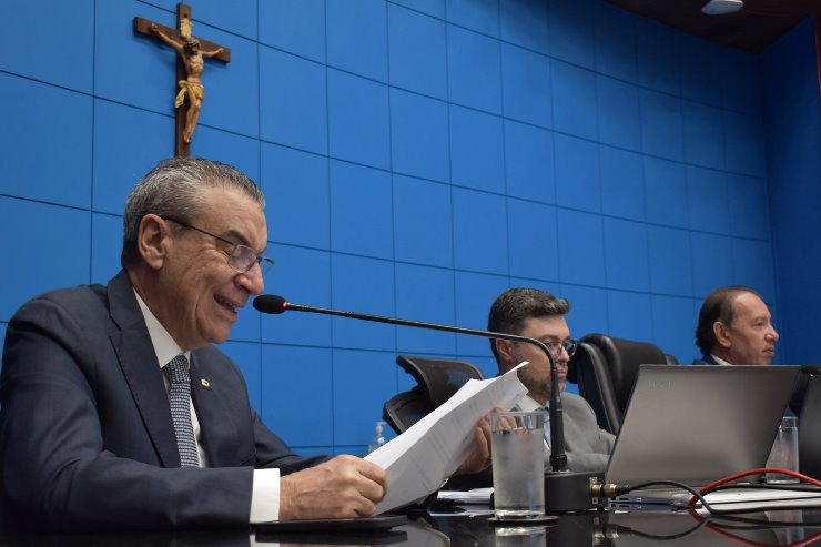 Imagem: A matéria enviada pelo Tribunal de Contas foi lida no expediente pelo deputado e 1º secretário da Casa de Leis, Paulo Corrêa