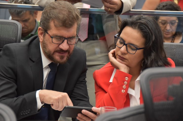 Imagem: Pedro Kemp e Gleice Jane são os propositores do debate que acontece quarta-feira, no Plenário Júlio Maia