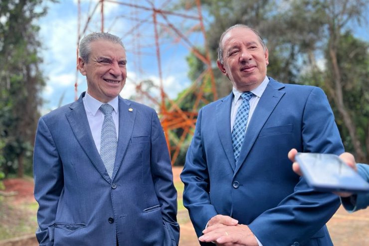 Imagem: Deputados Paulo Corrêa e Gerson Claro vistoriaram a nova torre nesta quarta-feira