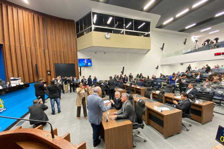 Imagem: Sessão plenária da Assembleia Legislativa, momento em que os deputados discutem e votam projetos entre outras atividades