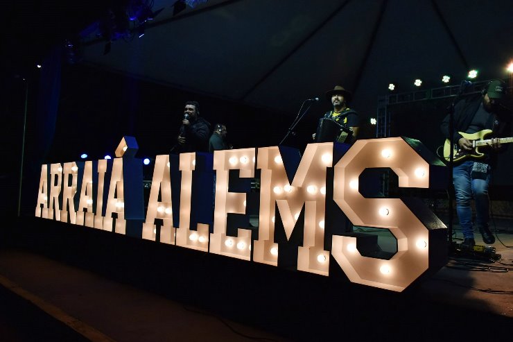 Imagem: Arraiá ALEMS contou com participação de inúmeras famílias, que fizeram do evento um sucesso de diversão e amor ao próximo