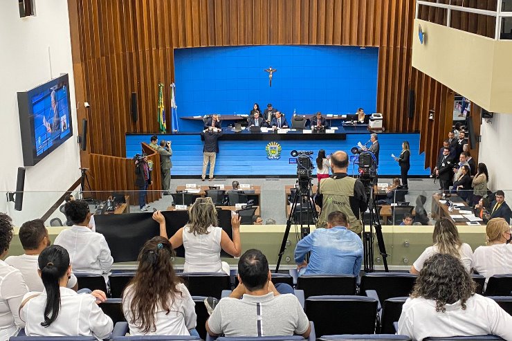 Imagem: Grupo da Enfermagem de Mato Grosso do Sul, no mezanino do Plenário Deputado Júlio Maia