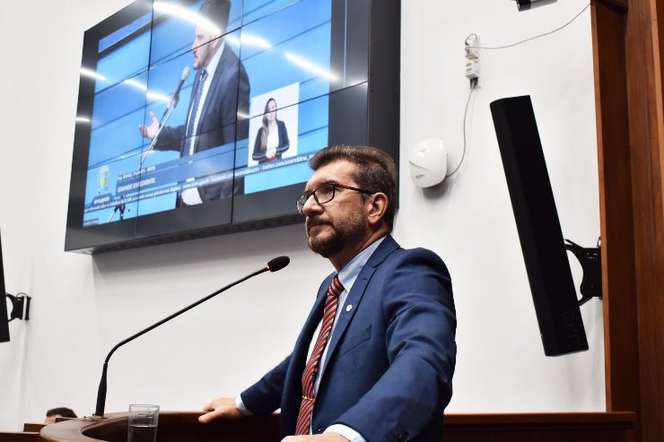 Imagem: Pedro Kemp puxou o assunto na tribuna e relembrou 20 anos da primeira lei antirracista na ALEMS