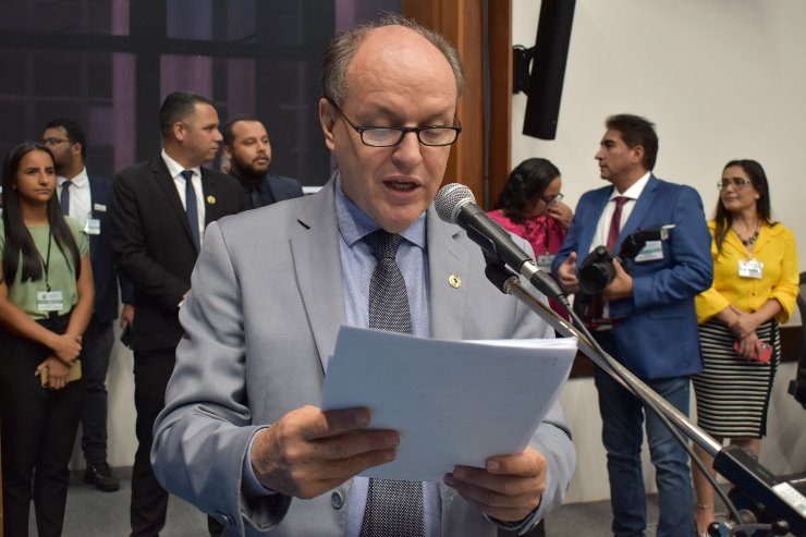 Imagem: O deputado Junior Mochi é o autor da matéria que inclui no Calendário  Oficial de Eventos a Cavalgada de Sonora