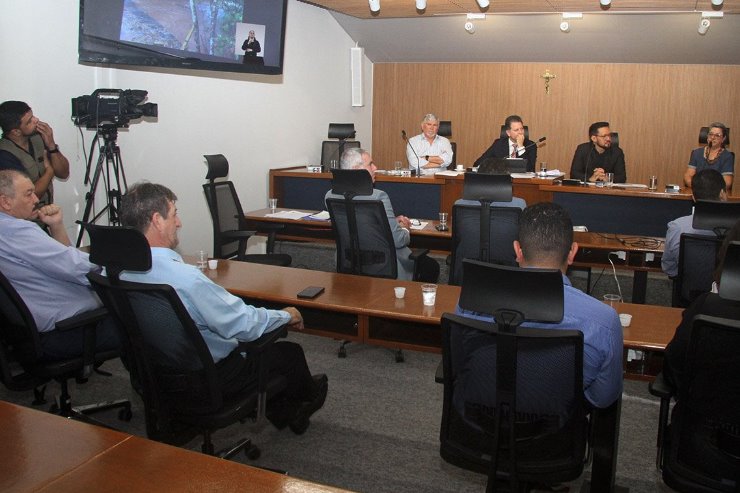 Imagem: Reunião, realizada no plenarinho da Assembleia Legislativa, discutiu denúncias de crimes ambientais, em municípios da região do Pantanal