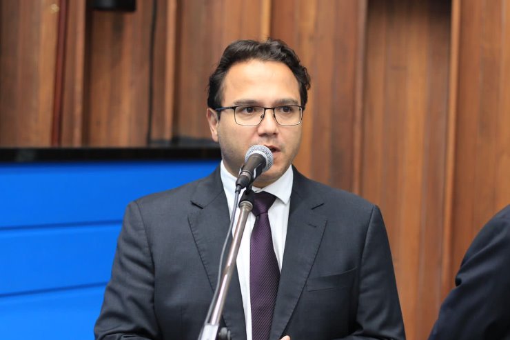 Imagem: Deputado Pedrossian Neto, durante fala na sessão desta terça-feira (15)