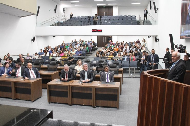 Imagem: Evento, realizado no plenário da Assembleia Legislativa, é alusivo ao Dia dos Corretores e rememora o primeiro profissional da área em MS