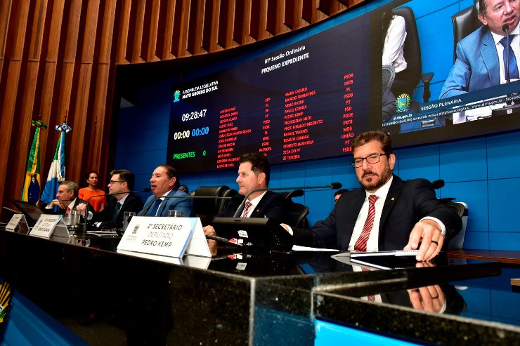 Imagem: As propostas apreciadas pelos parlamentares são votadas durante a sessão na Assembleia Legislativa