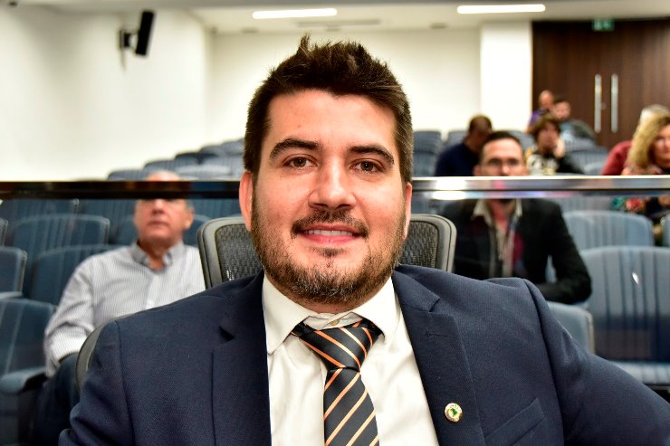 Imagem: Deputado Rafael Tavares, autor da proposta, afirma que o objetivo é combater o uso de celulares nos estabelecimentos prisionais