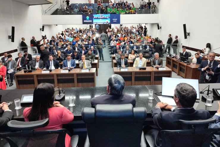 Imagem: Evento, realizado na tarde desta quinta-feira, no Plenário da ALEMS, reuniu diversas autoridades e lotou o plenário 