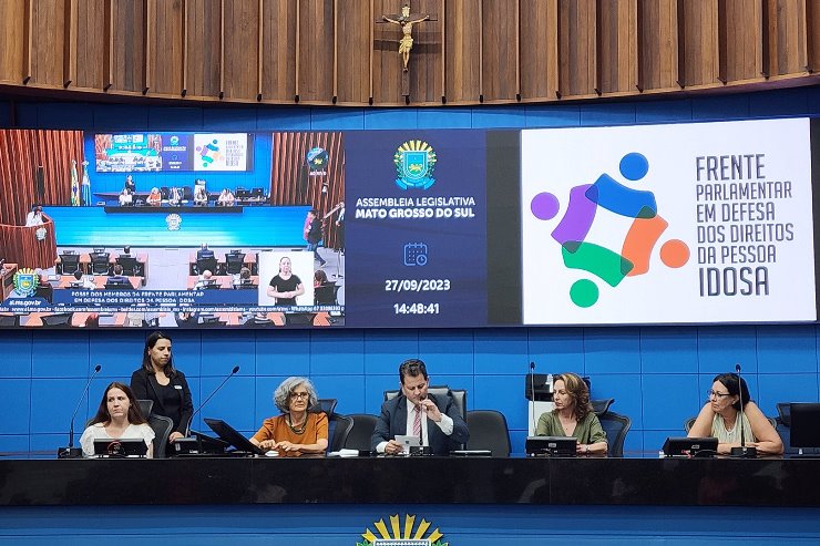 Imagem: No evento, proposto pelo deputado Renato Câmara, representantes de 36 entidades assinaram o ato de posse na Frente Parlamentar  