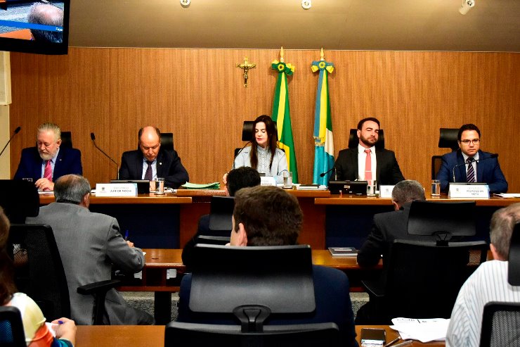 Imagem: Reunião da CCJR acontece no Plenarinho Deputado Nelito Câmara, às quartas-feiras, a partir das 8h