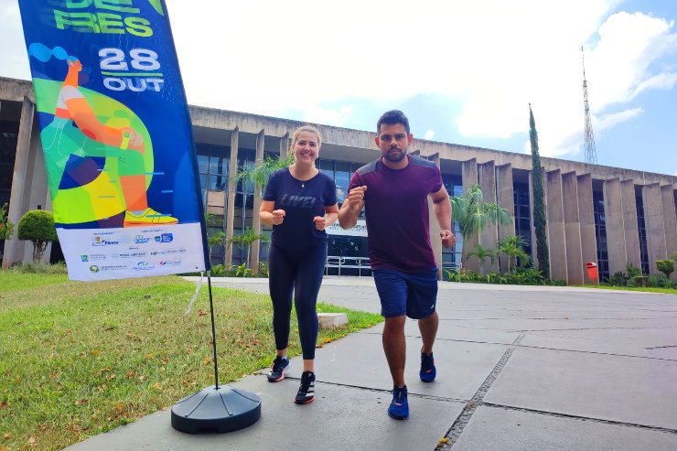 Imagem: Camila e José Mario apostaram quem fará o melhor tempo no percurso de 10km