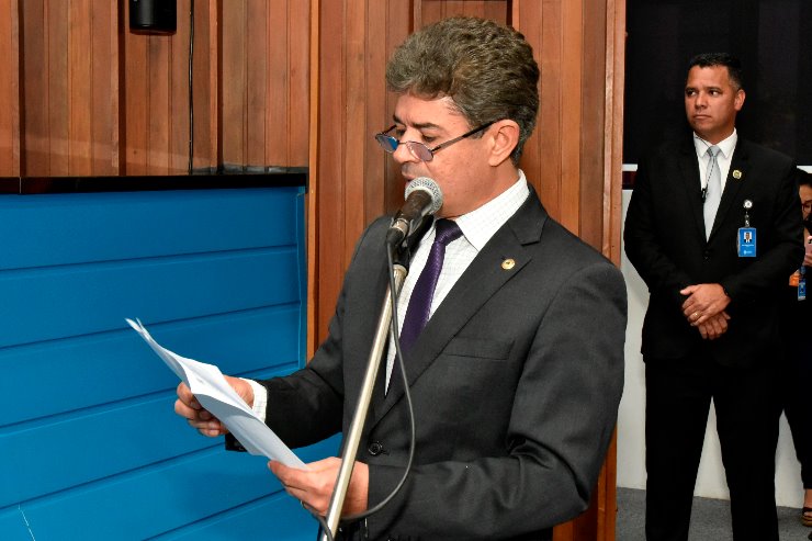 Imagem: Professor Rinaldo Modesto apresentou matéria para reconhecer o Instituto de Conservação de Animais Silvestres