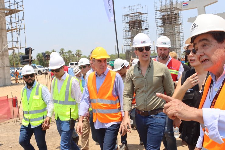 Imagem: Deputado Paulo Corrêa, 1º secretário da ALEMS, durante visita às obras da Ponte Bioceânica; construção está com 40% de execução