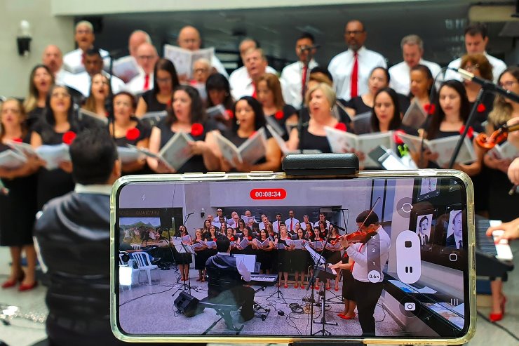 Imagem: Tradicional Cantata de Natal aconteceu no saguão Nelly Martins, no ano de 2022