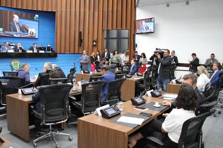 Imagem: Na tribuna, o deputado Junior Mochi iniciou o debate sobre a economia estadual