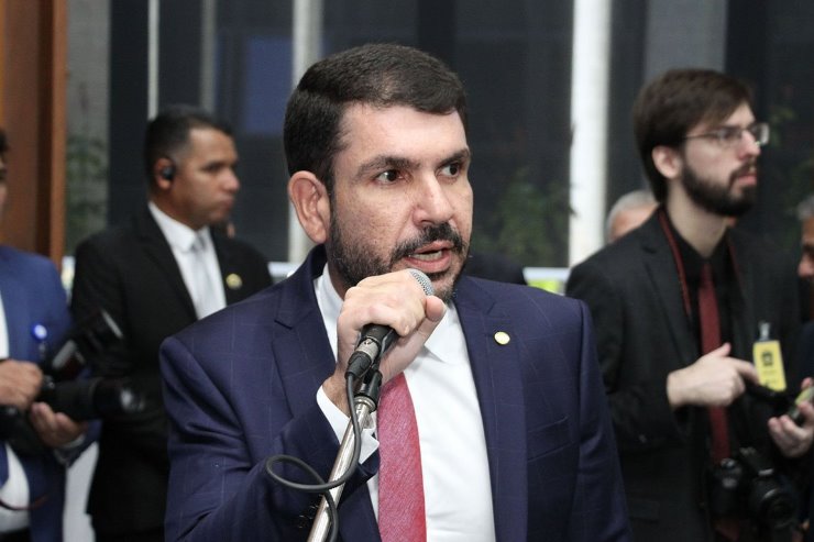 Imagem: De autoria do deputado Jamilson Nmae, projeto determina divulgação da lista de remédios inclusos no Farmácia Brasil Popular