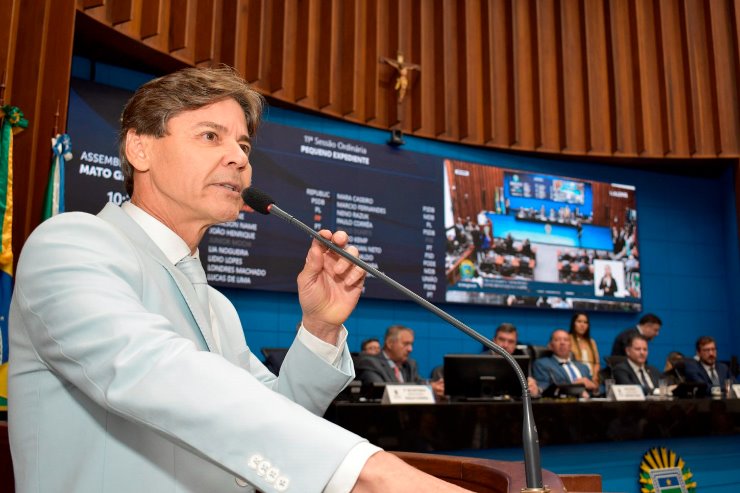 Imagem: Emocionado, Paulo Duarte fala de gratidão e de respeito às diferenças em seu discurso de posse