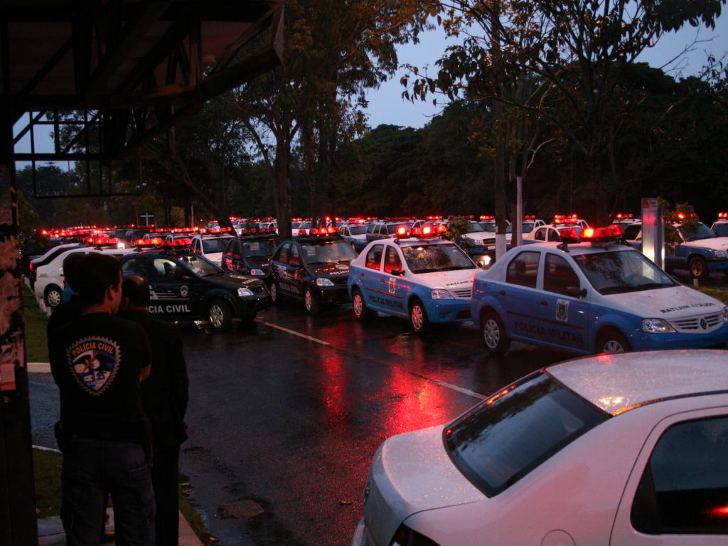 Imagem: Viaturas no pátido da governadoria