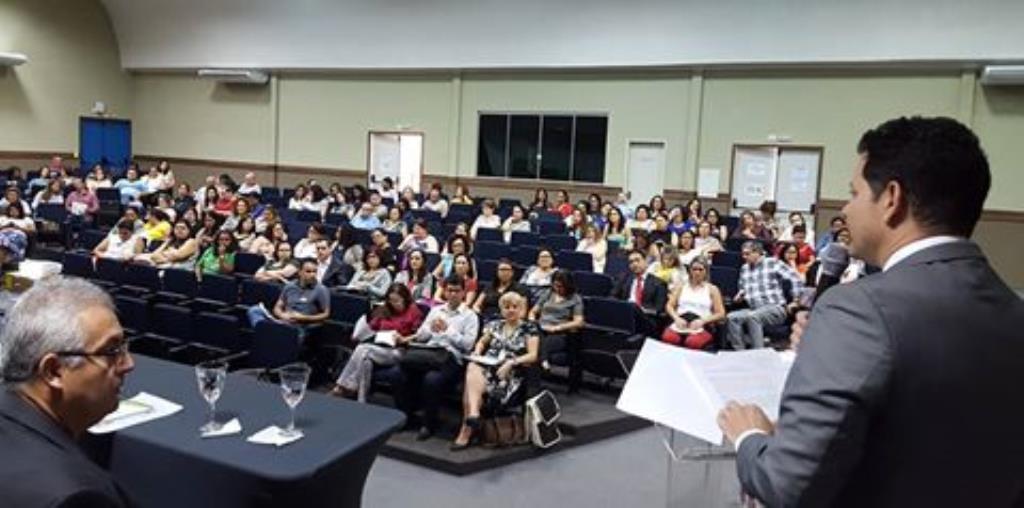 Imagem: Renato Câmara representou a Assembleia no encontro e destacou os avanços obtidos na defesa da pessoa idosa através do trabalho da Frente Parlamentar d