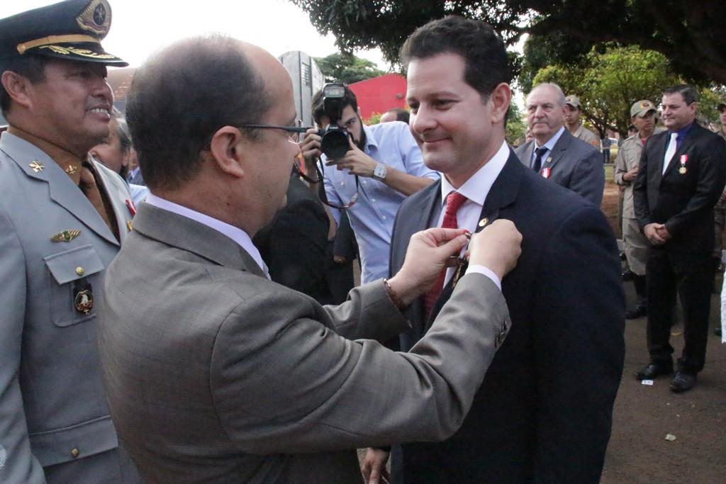 Imagem: Deputado Renato Câmara é condecorado com a mais alta honraria do Corpo de Bombeiros de Mato Grosso do Sul