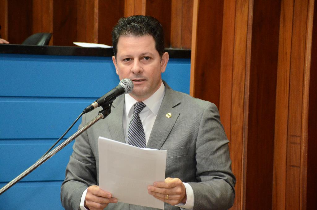 Imagem: Para incentivar a música, Renato apresentou na Assembleia o projeto de lei beneficiando a Orquestra Sinfônica Municipal