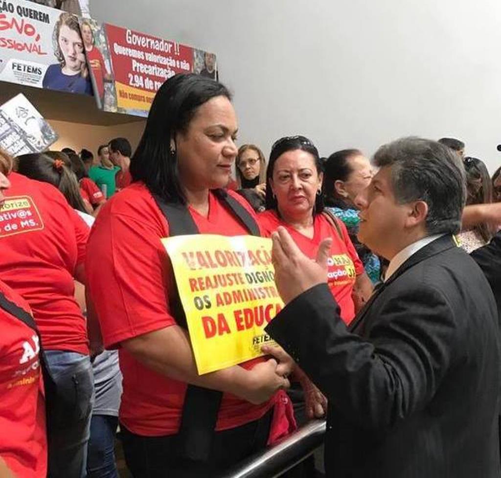 Imagem: No estado,  a rede pública estadual de Educação  possui 6.500 trabalhadores  no setor administrativo. 