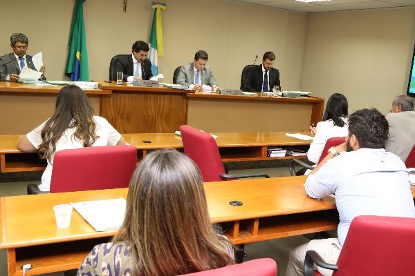 Imagem: A reunião da CCJR aconteceu na manhã desta terça-feira, no Plenarinho Nelito Câmara