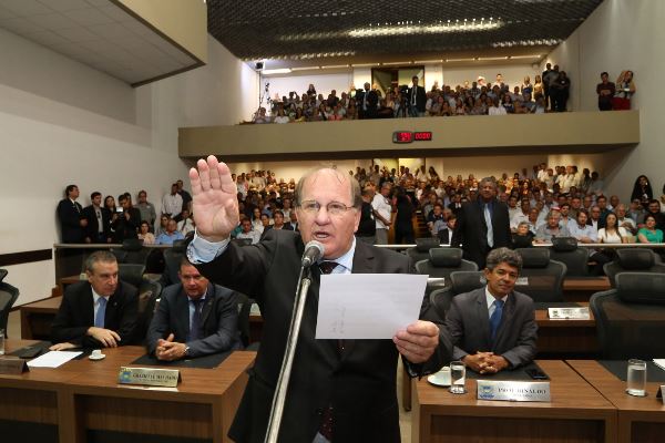 Imagem: Enelvo Felini assume hoje uma cadeira na Assembleia Legislativa