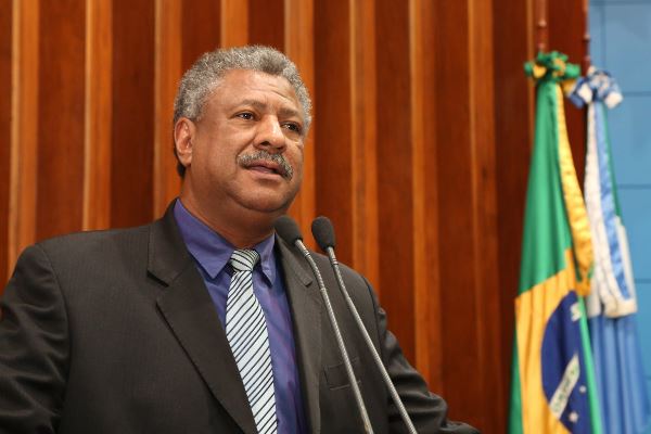 Imagem: Regularização fundiária do Portal Caiobá II é motivo de comemoração para o deputado João Grandão