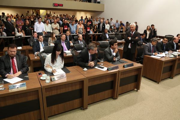Imagem: Proposta que altera previdência e aumenta a contribuição dos servidores estaduais foi aprovada por 15x4