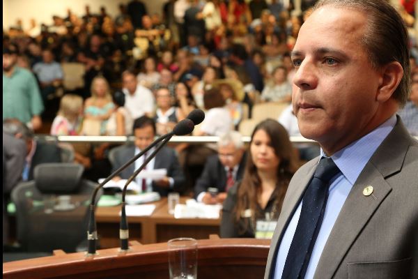 Imagem: Coronel David usou a tribuna para agradecer o apoio dos deputados estaduais 