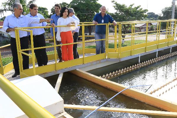 Imagem: Mara Caseiro participa das entregas de obras ao lado do governador Reinaldo Azambuja