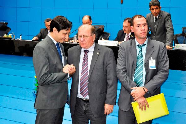 Imagem: Vereadores de Coronel Sapucaia solicitam urgência no recapeamento da MS-289