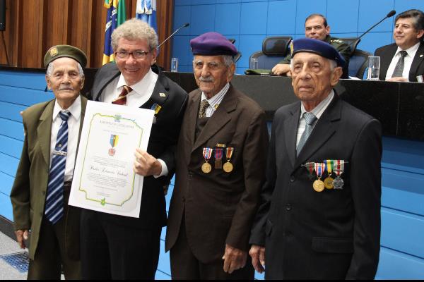 Imagem: Seis ex-combatentes de Mato Grosso do Sul,  todos com mais de 93 anos, estiveram entre os homenageados