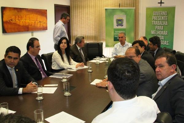 Imagem: Deputados estaduais conversam com governador sobre a manifestação dos caminhoneiros