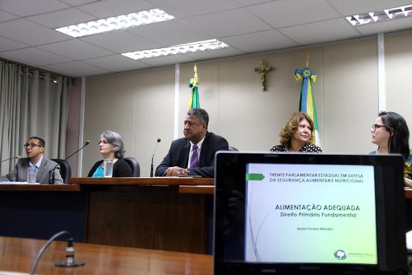 Imagem: Reunião da Frente, realizada em abril deste ano 