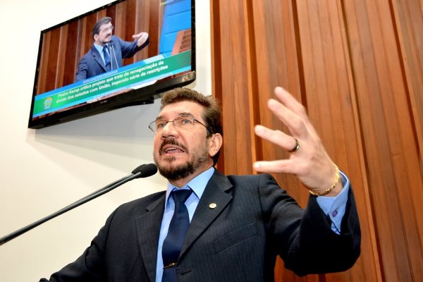 Imagem: Kemp falou na tribuna durante sessão de hoje