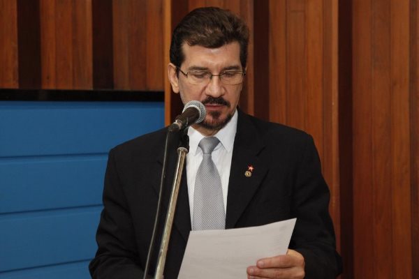 Imagem: Kemp leu requerimento durante sessão de hoje