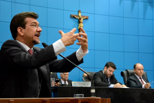 Imagem: Pedro Kemp (PT) criticou governo pela medida